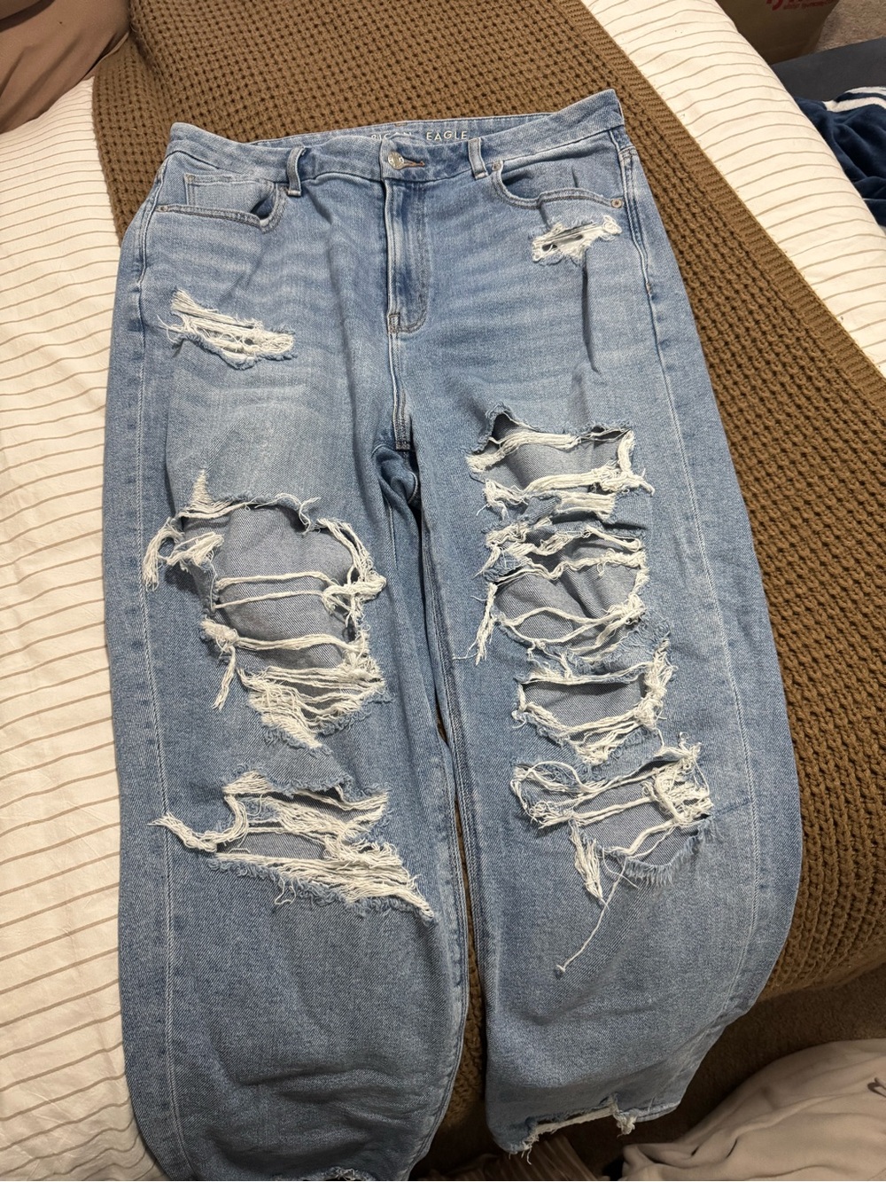 American Eagle Outfitters Light Blue Distressed Boyfriend Jeans